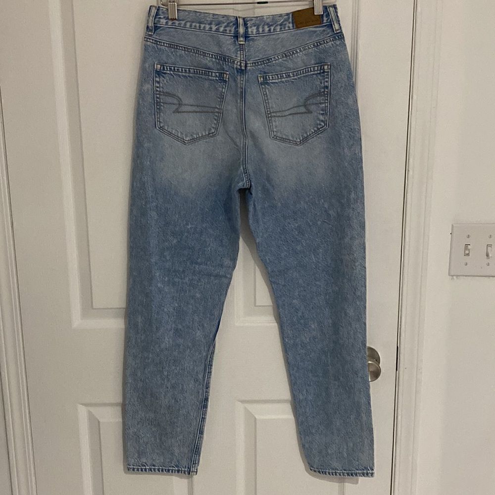 American Eagle Light Wash High Waist Distressed Stretch Jeans Womens Size 4‎ - Picture 2 of 7